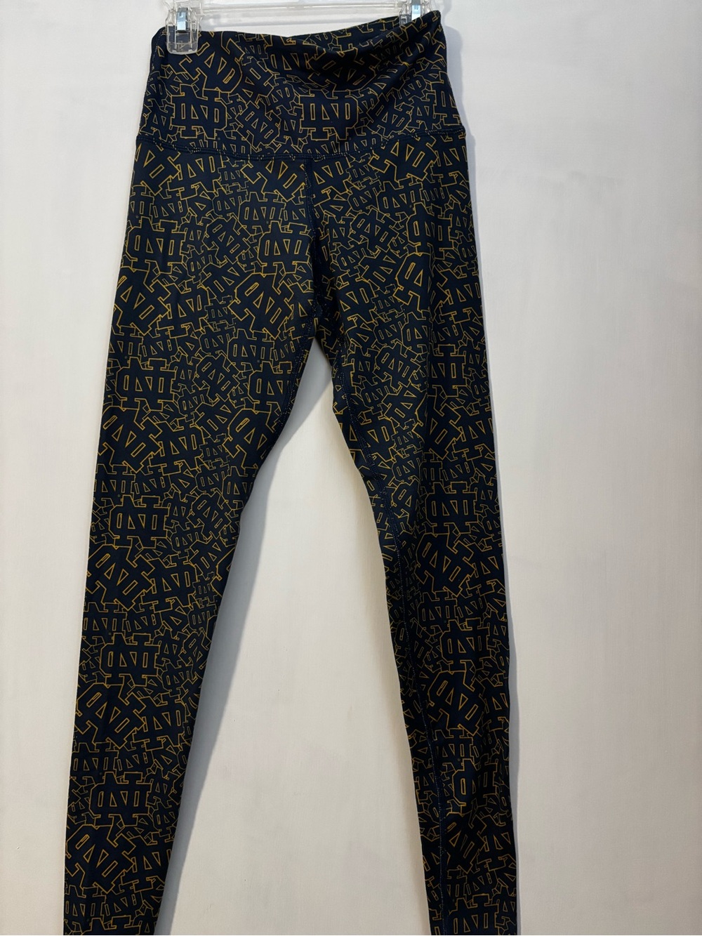 Women’s Notre Dame workout leggings.